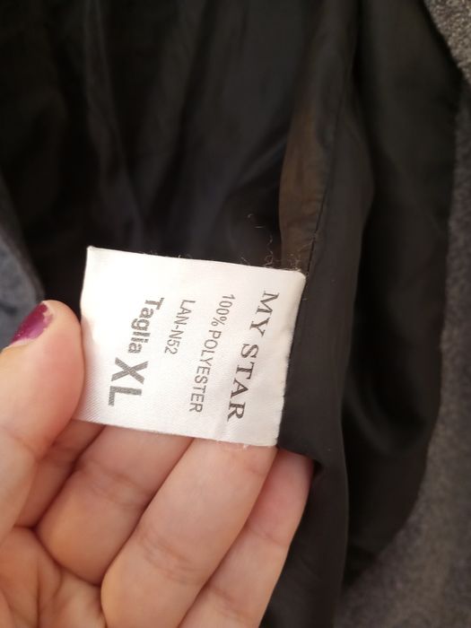 Casaco cinza XL (medidas foto veste pequeno)