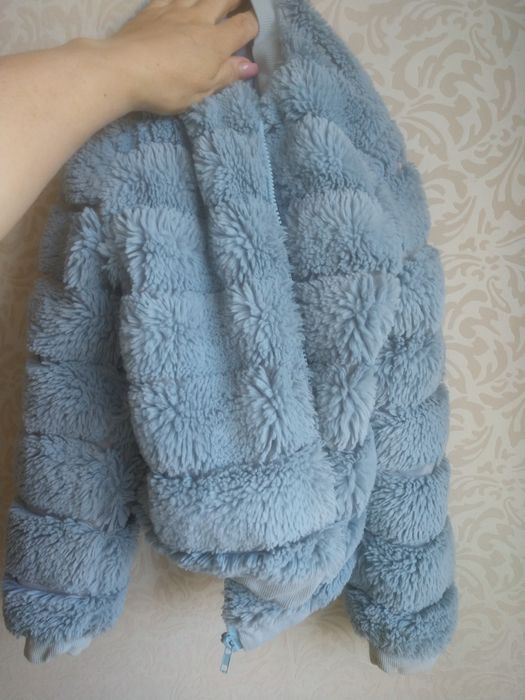 Продам гарну шубку Colabear