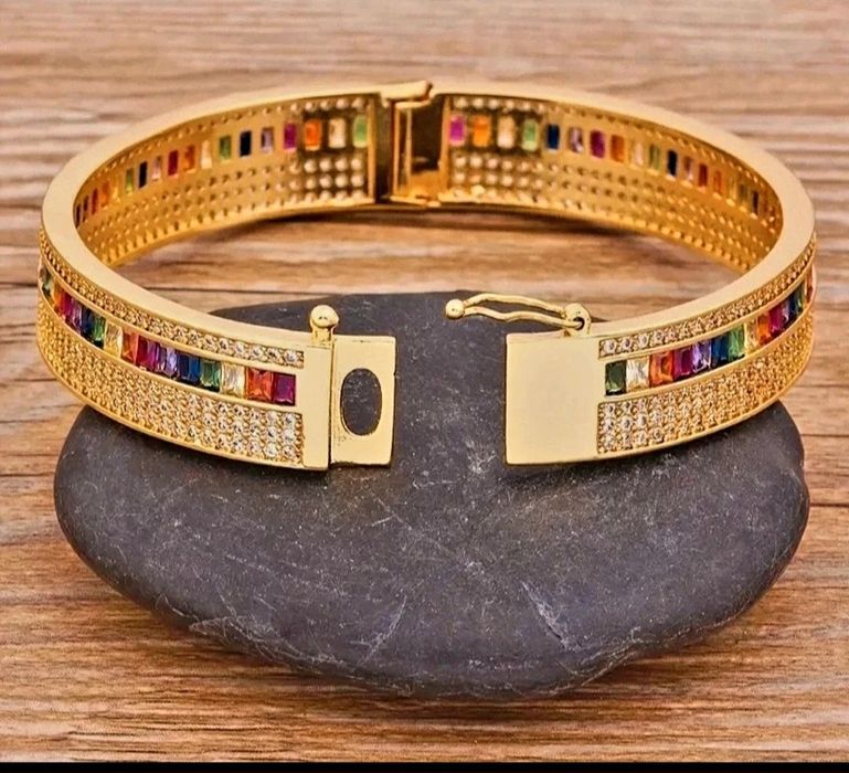 Pulseira em aço inoxidável nova