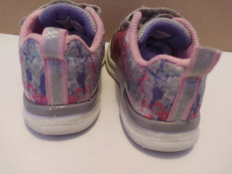 Sapatilhas SKECHERS. Tam. 21