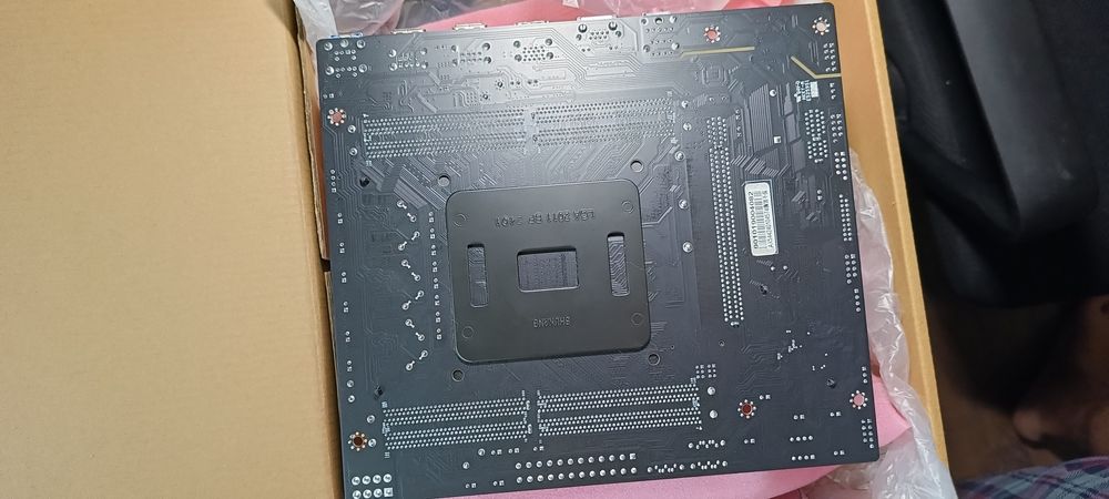 Материнська плата на х99 2011 V3