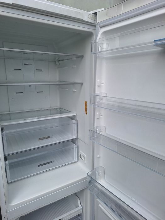 Lodówko zamrażarka marki Whirlpool