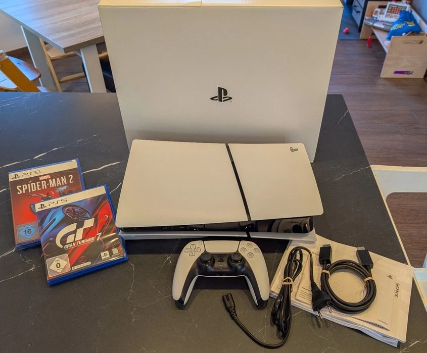 PlayStation 5 Slim 1TB z napędem+2 Gry/Stan igła