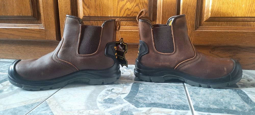 Продам рабочие ботинки 38р