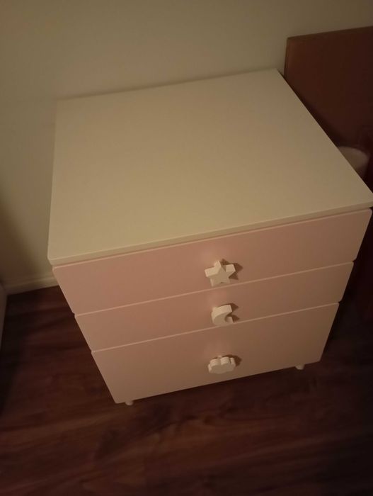 Cómoda pequena criança Ikea