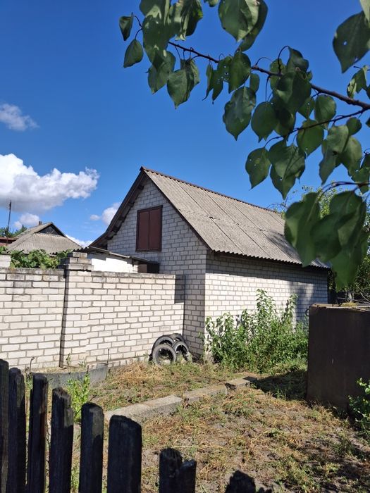Продам два дома на одном участке.
