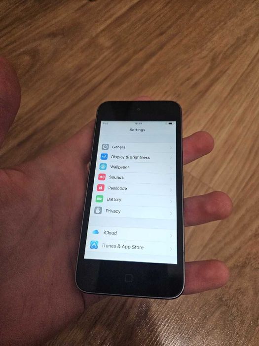 iPod touch 5 generacji 16GB | stan bardzo dobry | sprawny