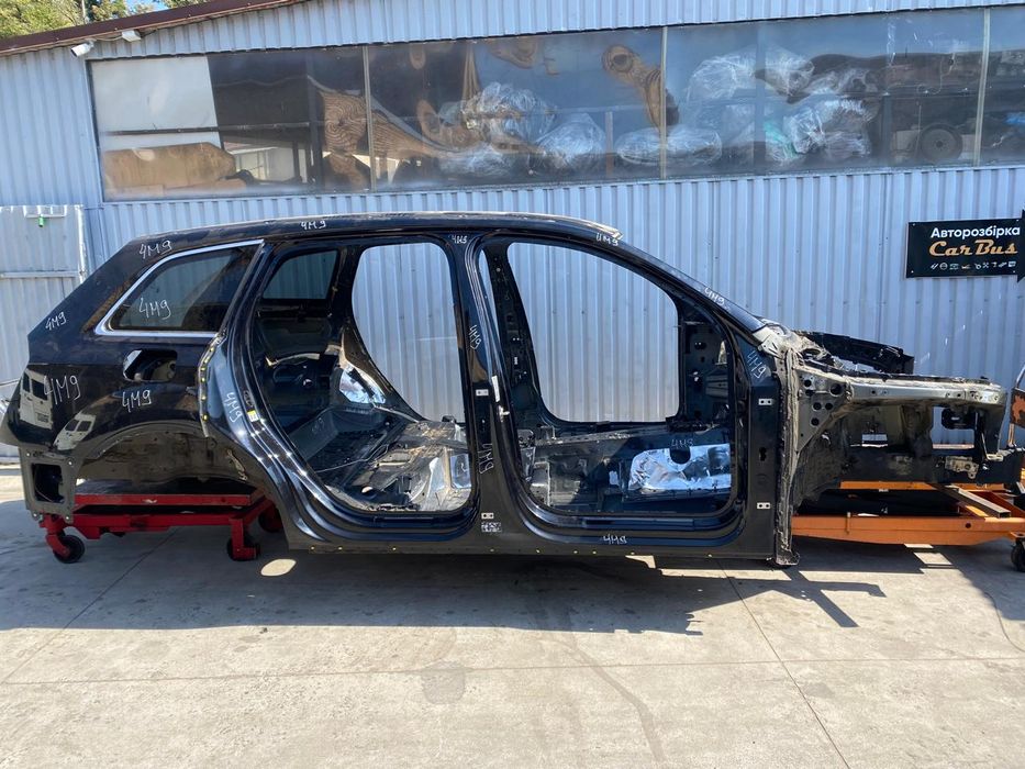Кузов Четверть Передня Задня Ліва Права Ланжерон  Audi Q7 4M Ауди кю7