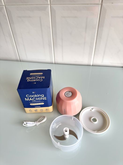 Triturador /Processador de alimentos automático