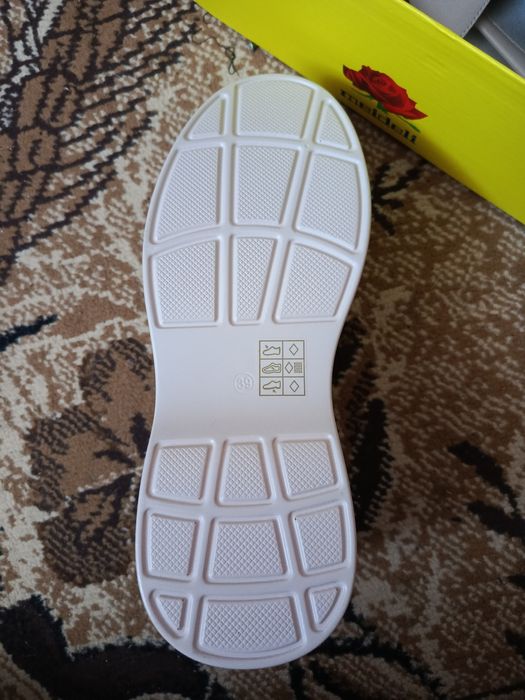 Лофери нові еко шкіра беж