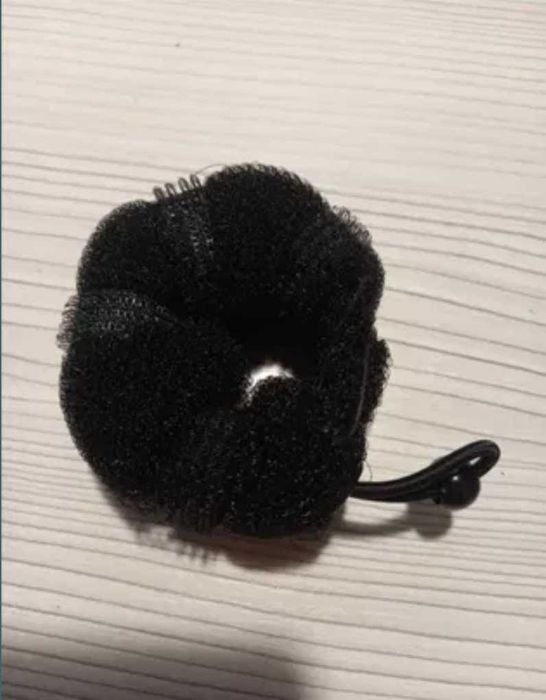 Вау!Резинка пружинка по-новому и не сечет волосы.Бублик для Гульки