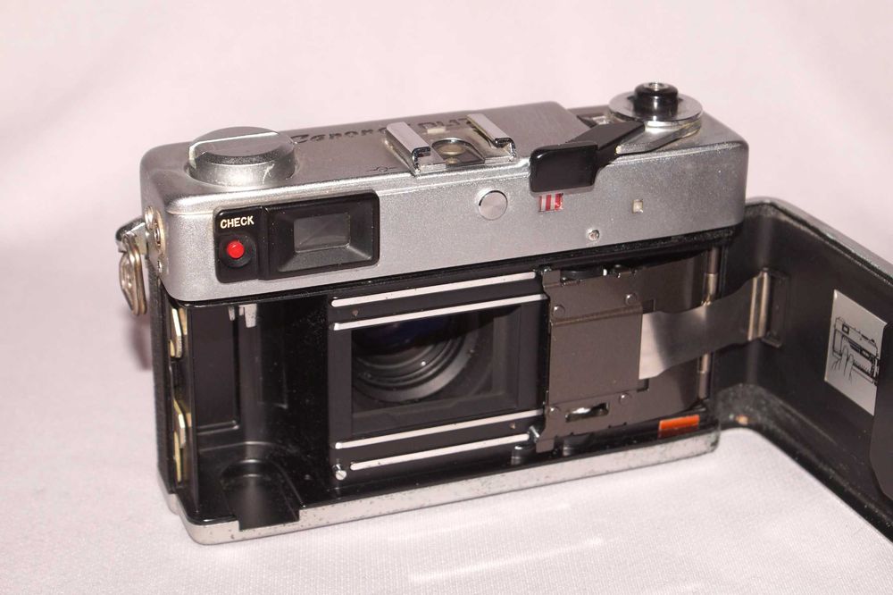 Canonet QL17 + Canon 40mm f/1.7