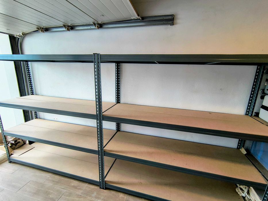 prateleiras de garagem