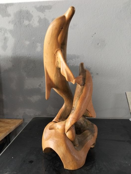 Estatuetas em madeira