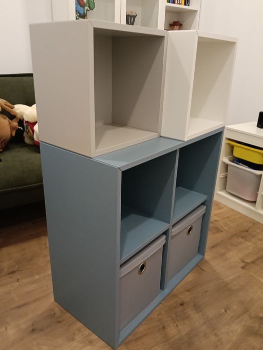 Móvel IKEA com Caixas