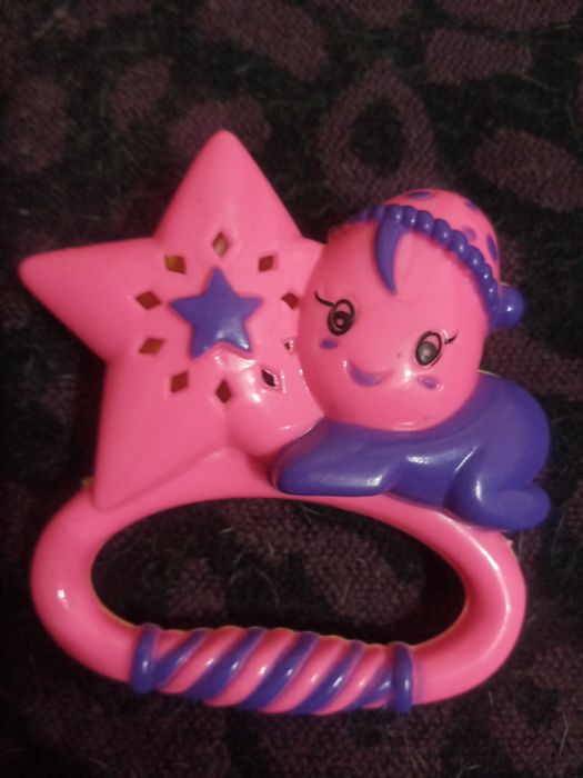 Дитячі іграшки,брязгальця для немовлят.