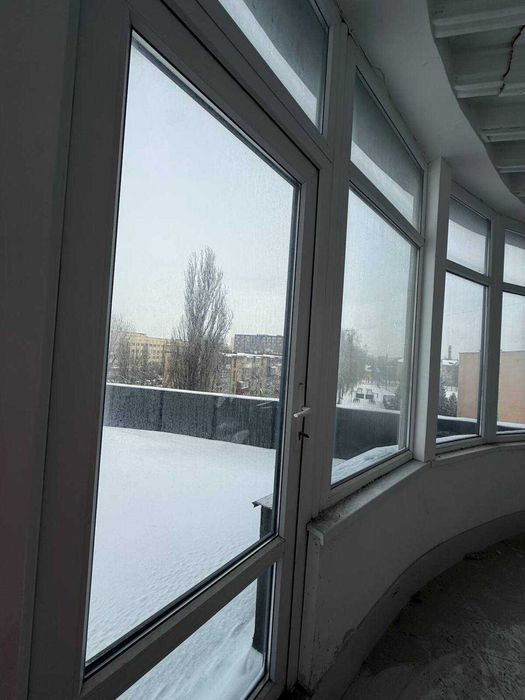 Приміщення з терасою. БЦ luxury. Фасад на вулицю Проскурівська
