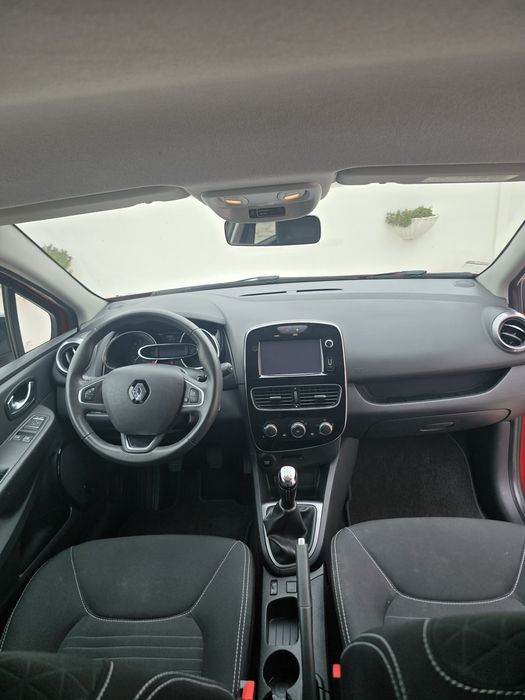 Renault Clio com 23000 Km