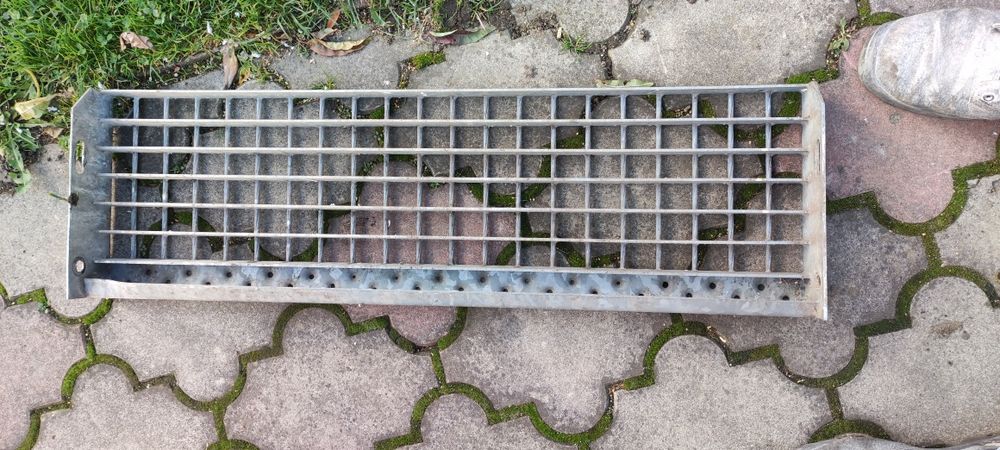 Stopień schodowy  ocynk