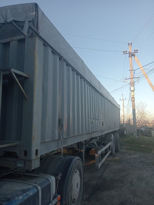 Полуприцеп - контейнеровоз. Montracan