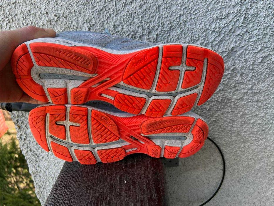 Кросівки ASICS GT-2000