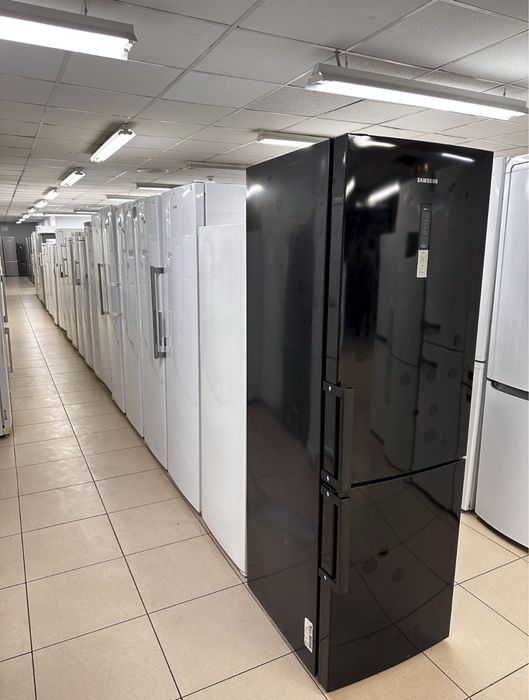 Холодильник Bosch KGN39XW32