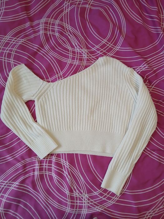 Свитер кофта укороченна