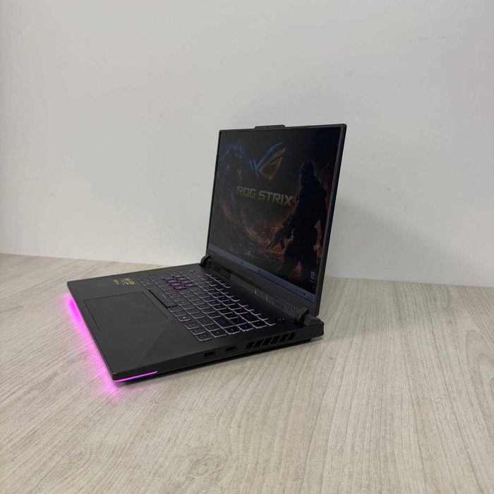 Asus ROG Strix G16 G614PP 165Hz Ryzen 9 7945HX 16GB DDR5 SSD 512GB NVMe RTX 5070
