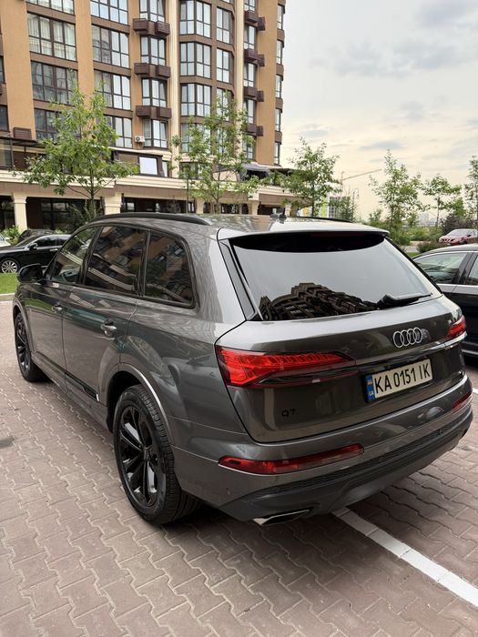 Audi Q7 S-Line 2024