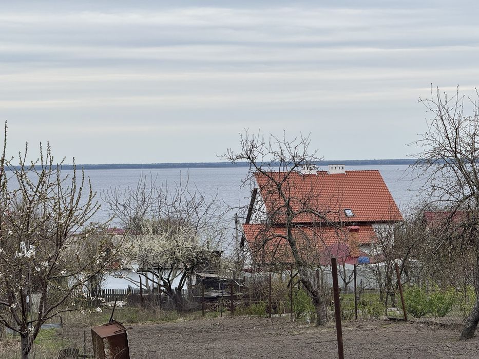 Продається земельна ділянка в Старих Петрівцях