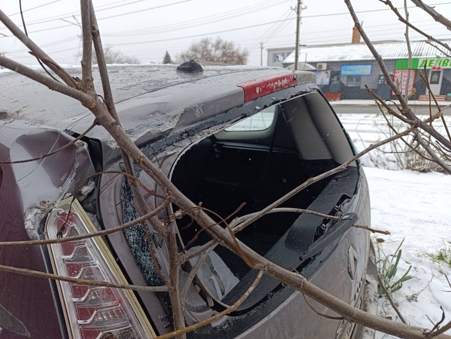 Продам авто, потребує кузовних робіт