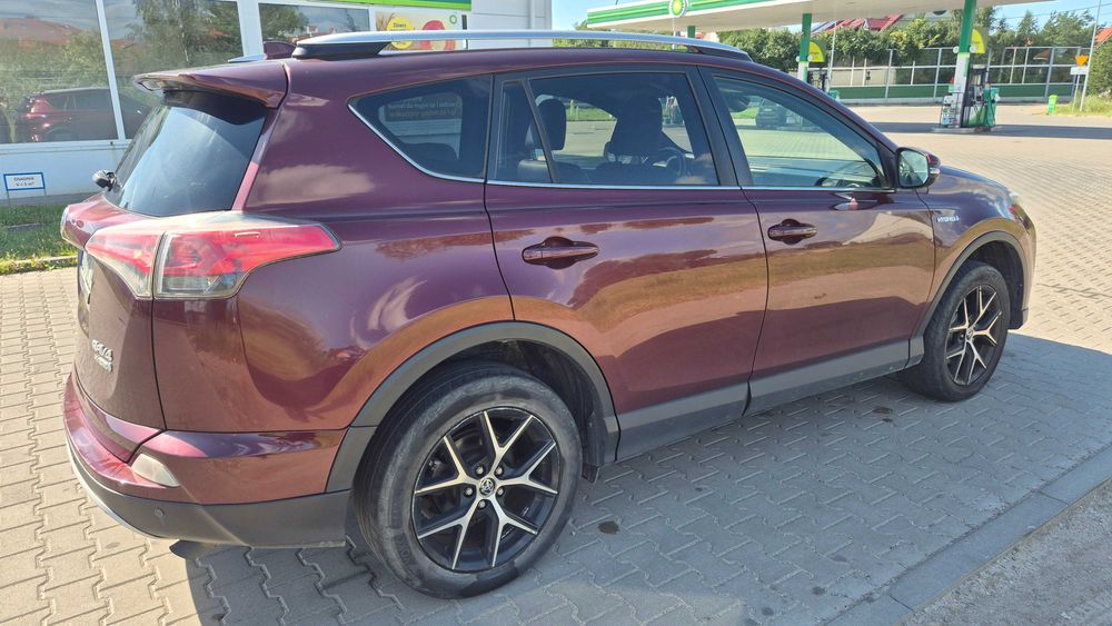 Skrzedam Toyota rav4 hybryda 2016
