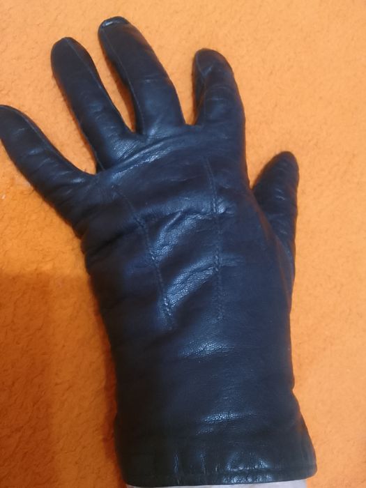 Перчатки женские кожаные утепленные и осенние