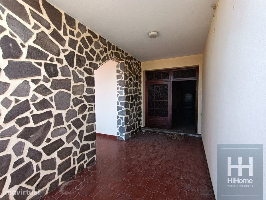 Moradia T4 +2 com terreno e garagem no Funchal