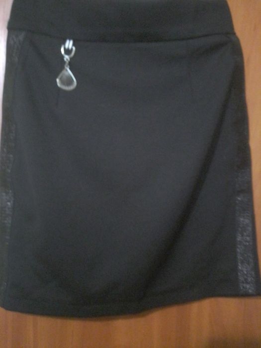 Две очень красивые школьные блузки плюс юбочка в подарок