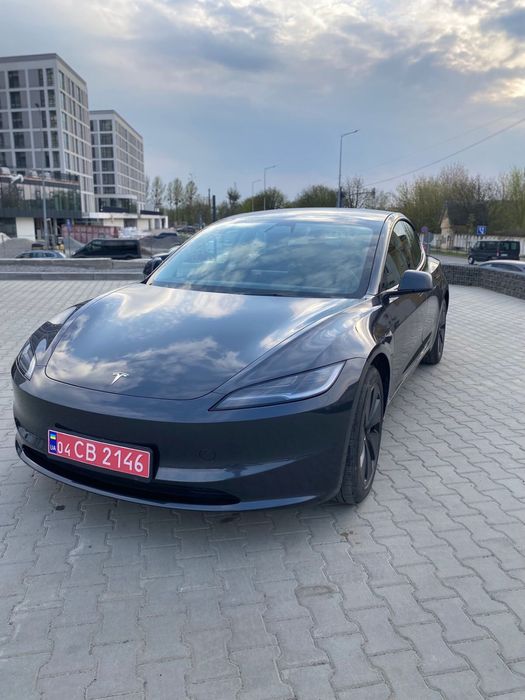 Tesla Model 3 Highland  2024