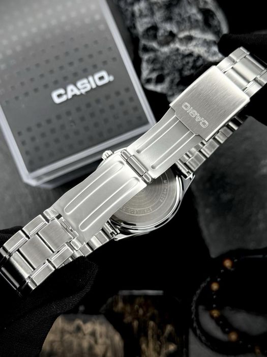 Casio годинник
