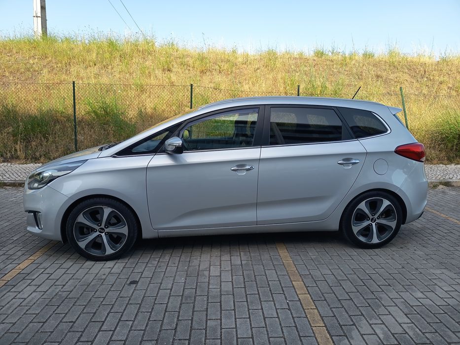 Kia Carens - 7 Lugares - Nacional