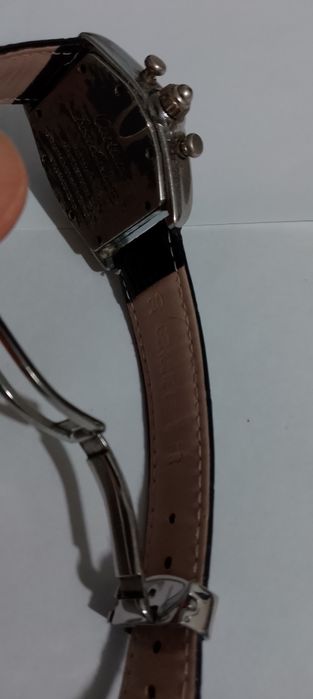 Часы в стиле Cartier Roadster
