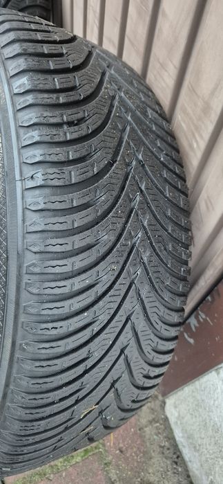 Alufelgi z oponami zimowymi Dezent BMW 5x120 205/55/R16