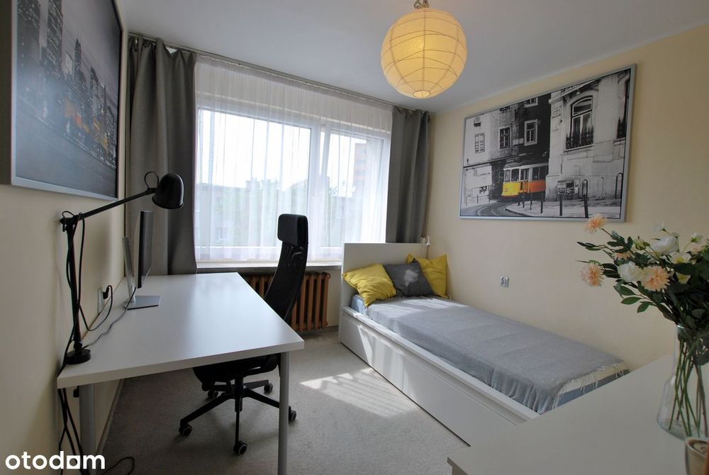 Os. Albertńskie, 2 pokoje, osbna kuchnia, balkon, piwnica.