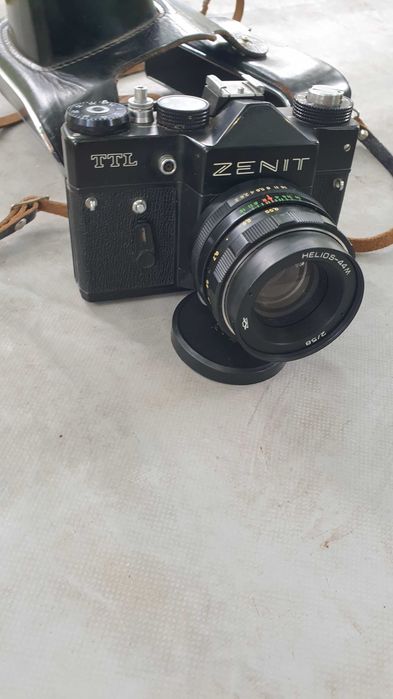 Фотоаппарат Зенит TTL с объективом Гелиос-44-2