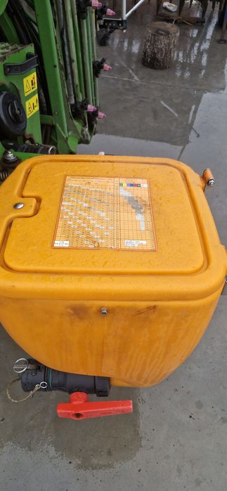 Оприскувач Amazone UF 1801