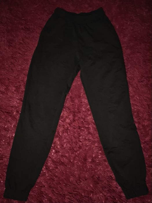 Чорні спортивні штани