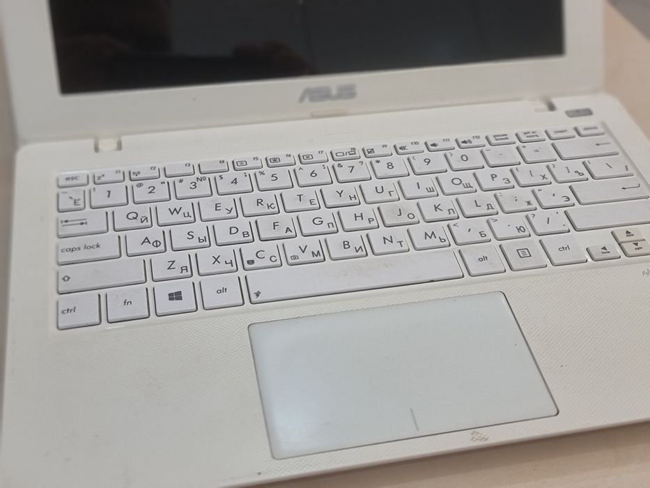 Asus X200CA  11,6 дюйма. Бу/робочий