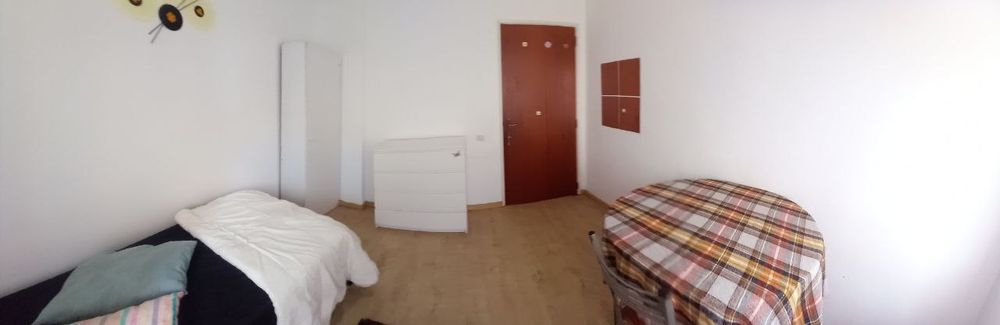 Quarto para arrendar em Corroios