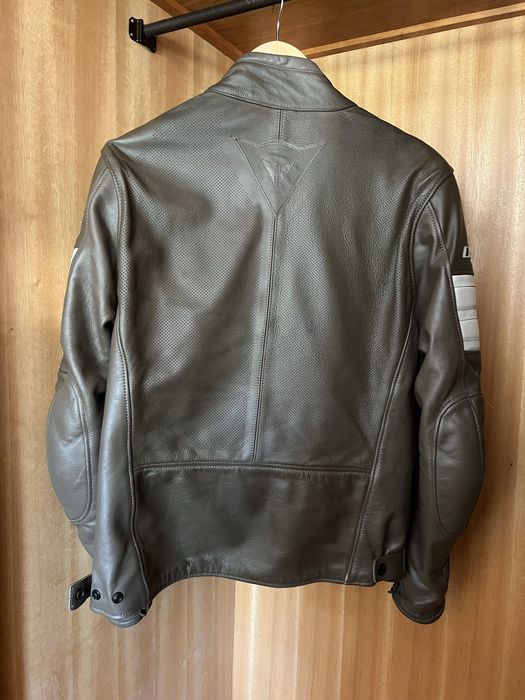 Casaco Dainese estilo retro