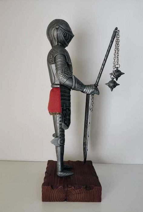 Armadura século XVI estatueta em metal ornamento