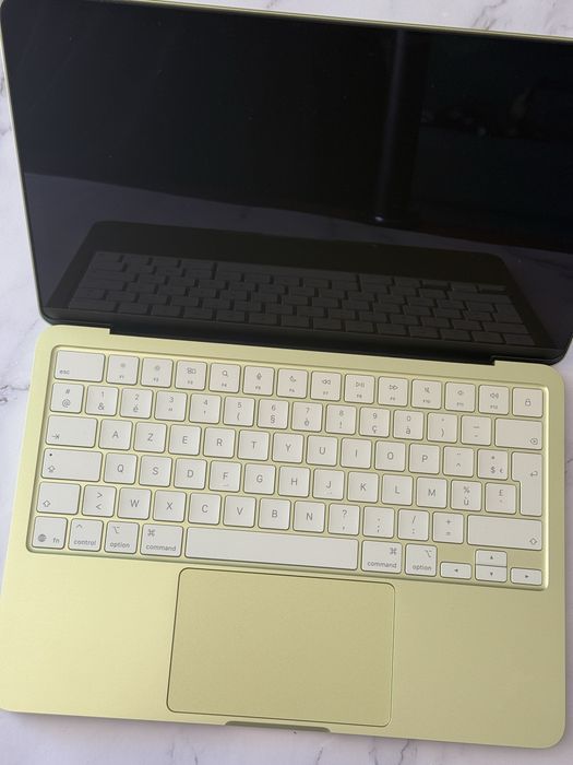 Macbook Neo 13”