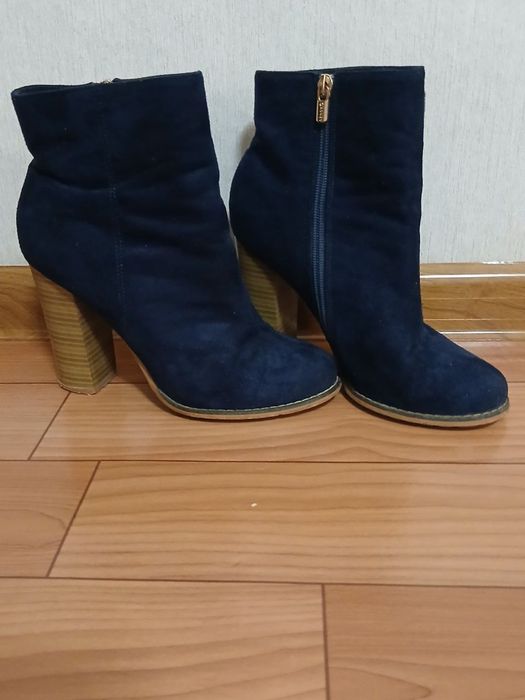 Жіночі сапоги, натуральний замш, 37 розмір.